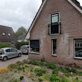 stalen frans balkonhek in Wolvega