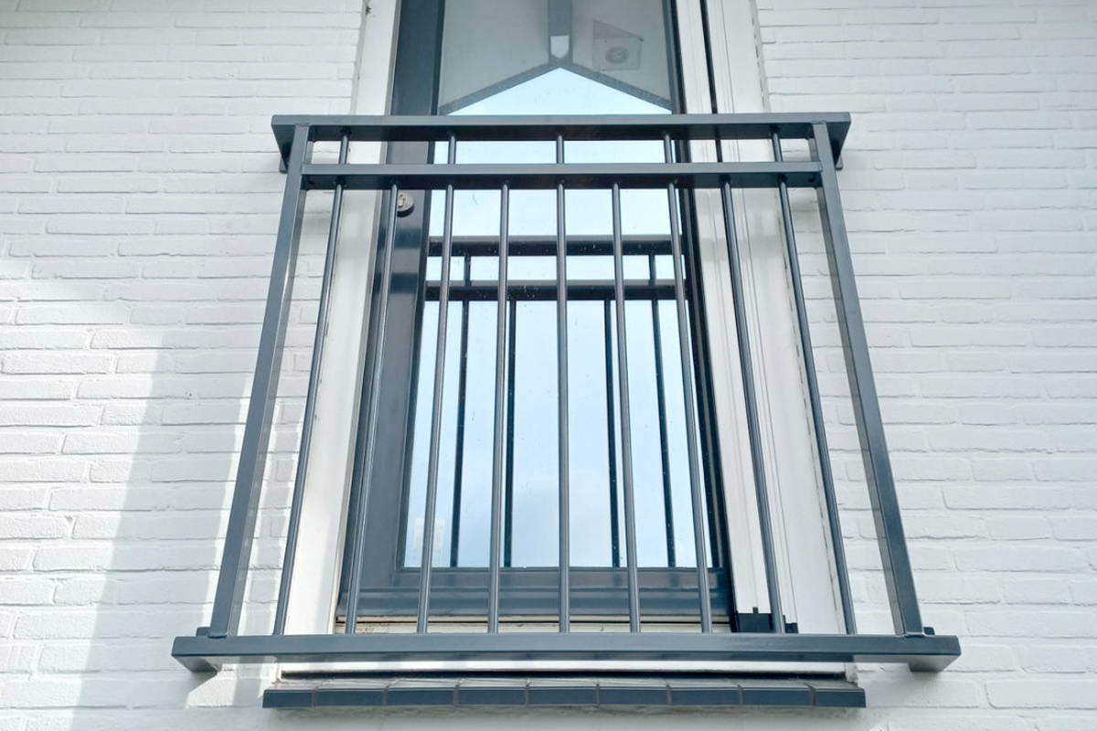 Frans balkonhek Oosterwolde