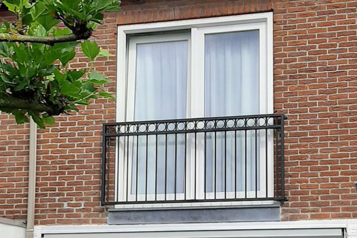 Frans balkonhek Wolvega