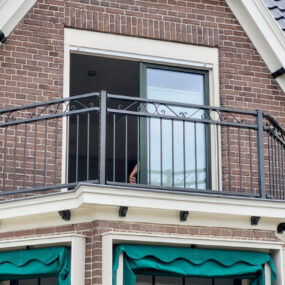 Stalen Balustrade op Erker