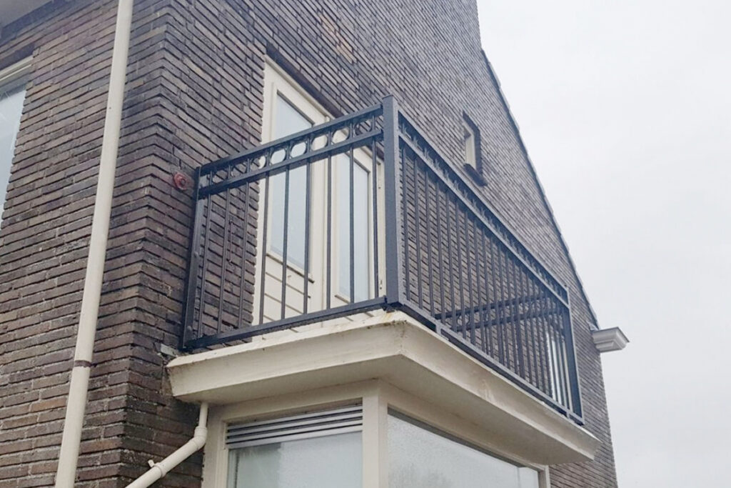 Houten balkonhek vervangen