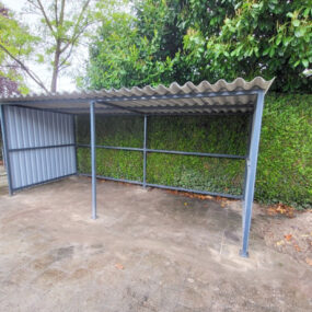 Fietsenhok voor scholen in Friesland