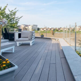 Glazen balustrade voor dakterras