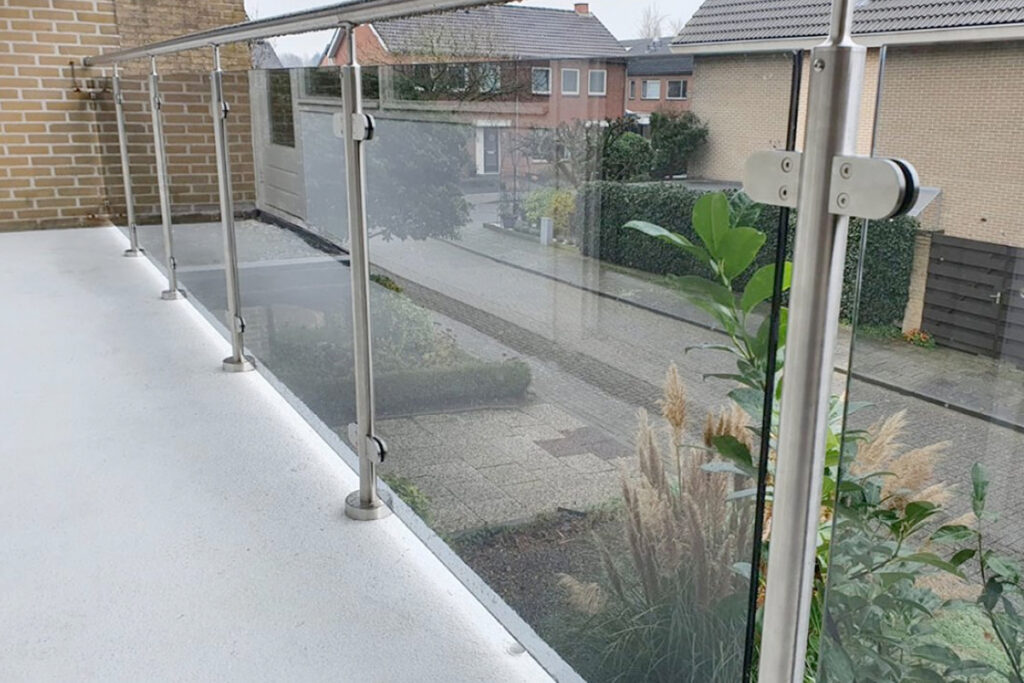 Glazen balustrade voor balkon