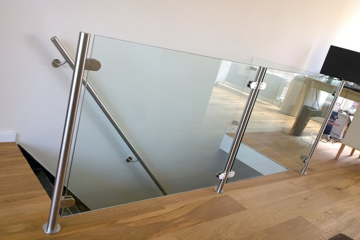 Glazen balustrade voor binnen