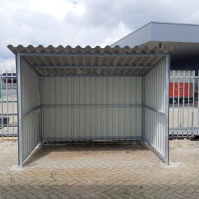 Klein fietsenhok van staal