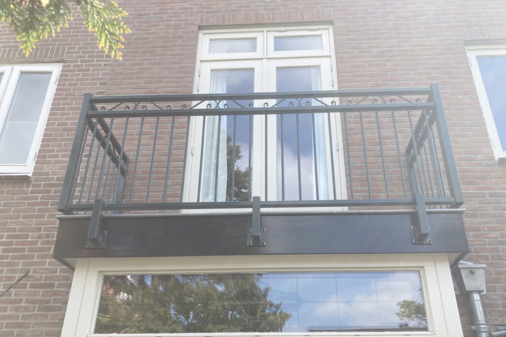 Balustrade van staal laten lassen