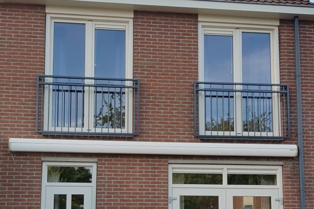 frans balkonhek laten installeren