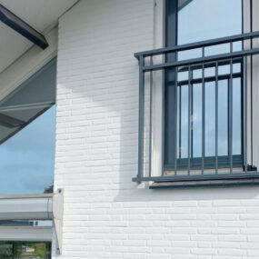 Frans balkonhek van staal