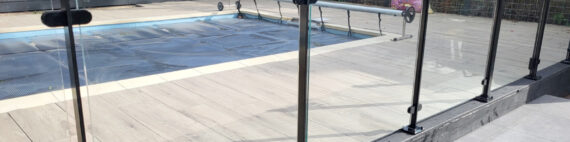 Glazen balustrade voor zwembad