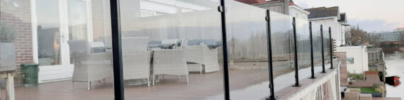 Glazen balustrade met maximaal uitzicht
