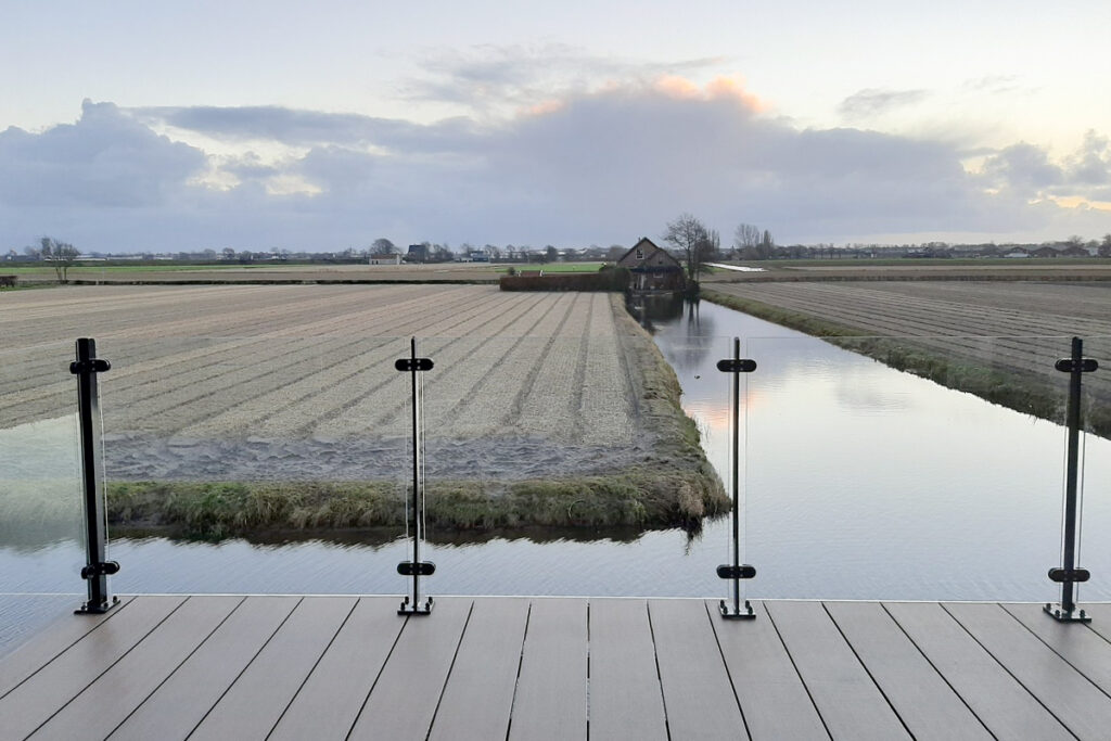 Glazen balustrade met maximaal uitzicht