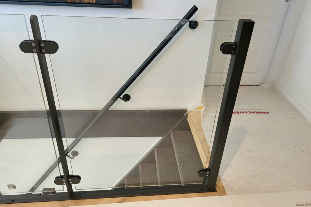 Hekwerk voor je trapgat met glas