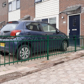 Sierhekwerk tussen buren