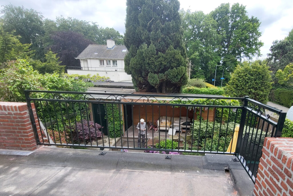 Stalen balustrade grachtengroen