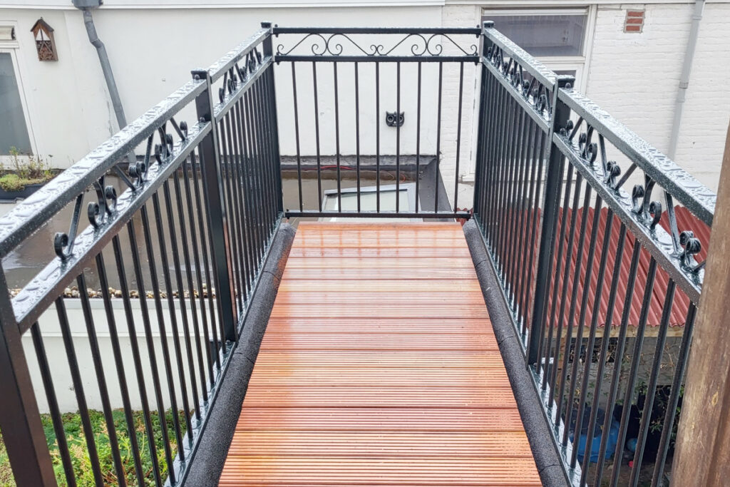 Stalen balustrades met krullen