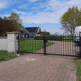 Stalen poort laten maken