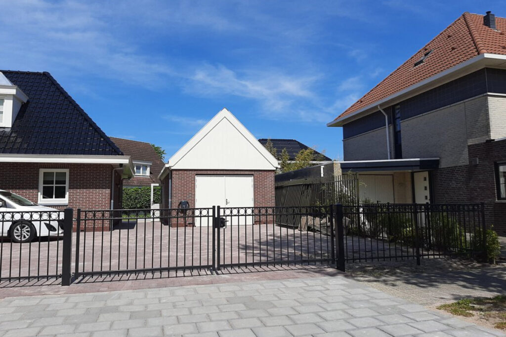 Tuinpoort laten plaatsen