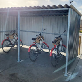 Voorbeelden stalen fietsenhokken