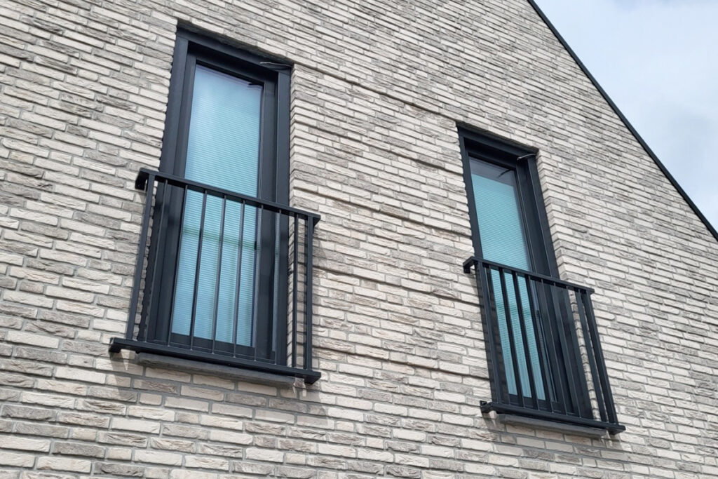 Frans balkonhek laten plaatsen in Friesland