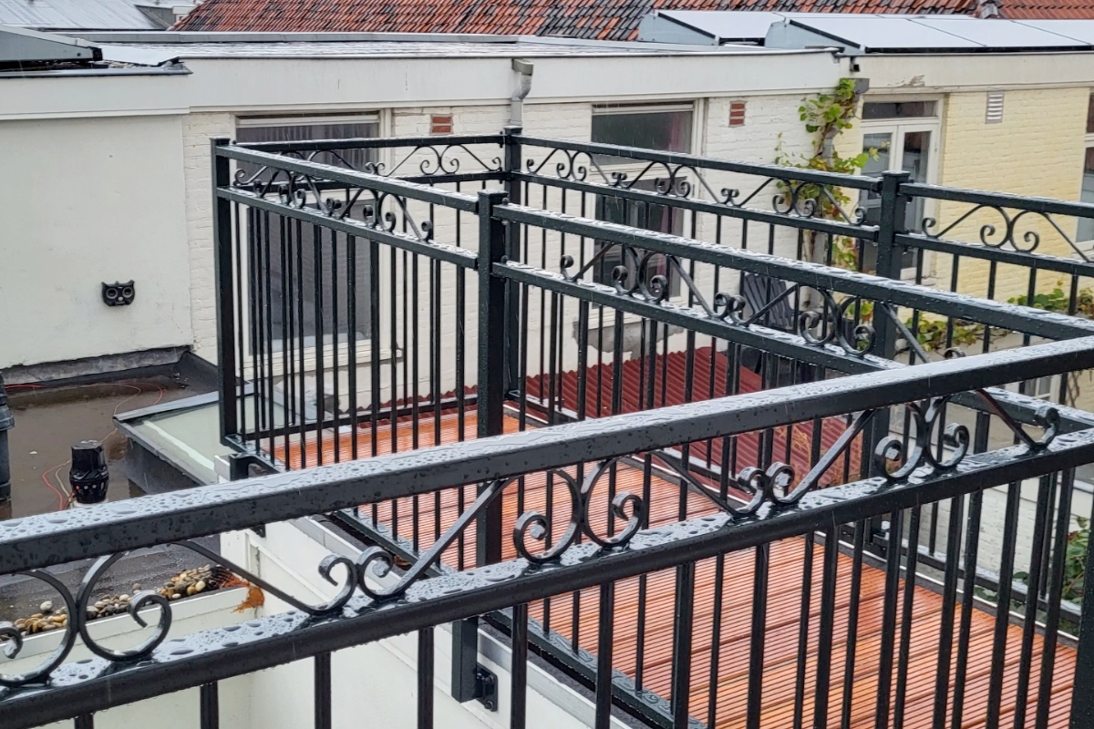 Balkonhek van staal laten maken