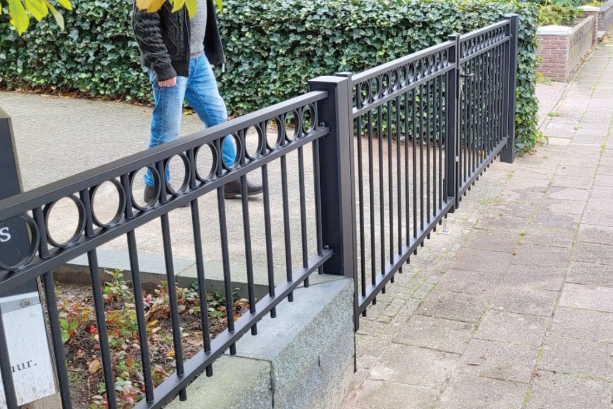 Sierhekwerk laten plaatsen in Marum