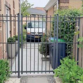 Sierhekwerk laten plaasten in Haren