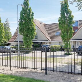 Sierhekwerk laten plaatsen in Ten Boer