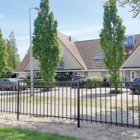 Sierhekwerk laten plaatsen in Ten Boer