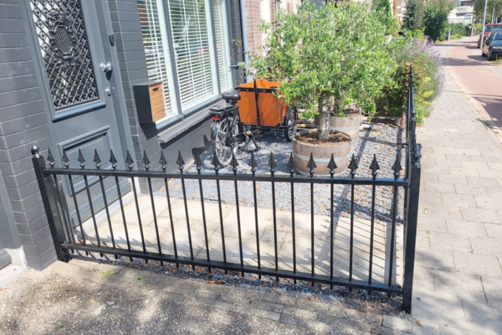 Sierhekwerk laten plaatsen in Uithuizen