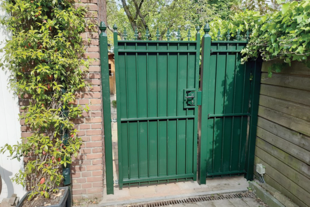 Webshop met stalen poorten