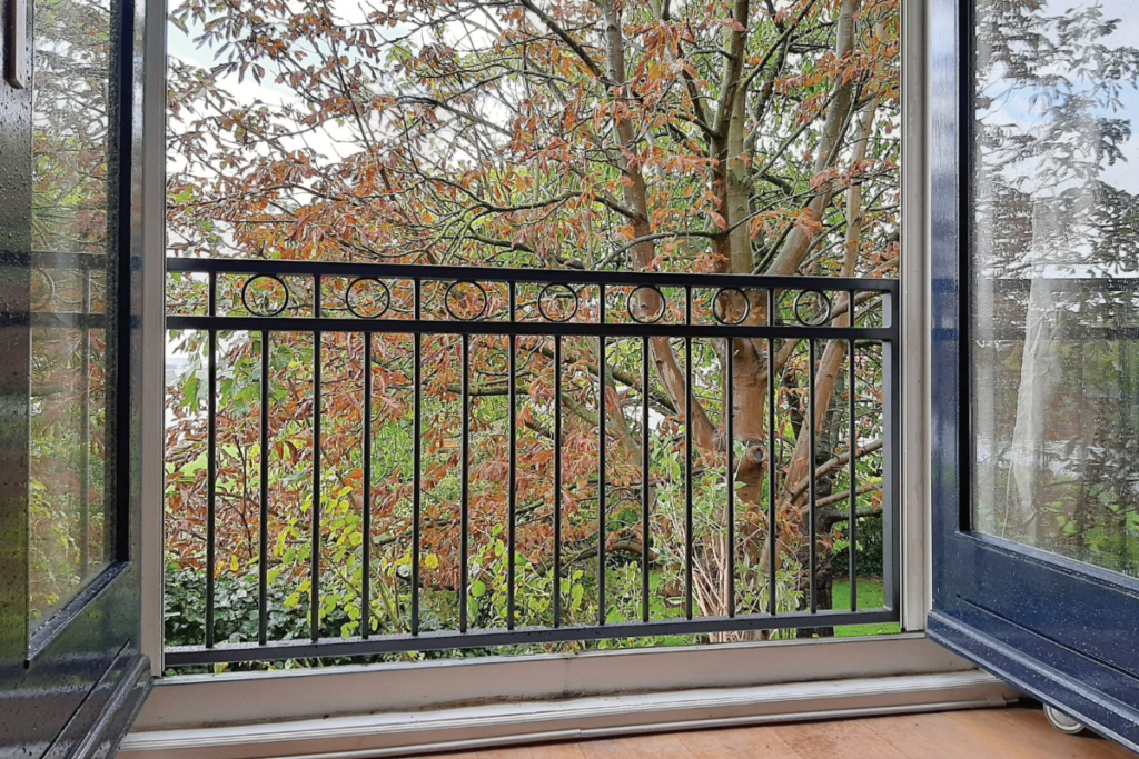 Sierlijk frans balkonhek van staal