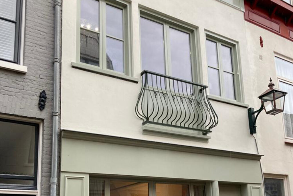 Stalen Frans balkonhek naar eigen ontwerp