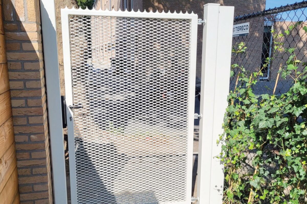 Tuinpoort laten plaatsen