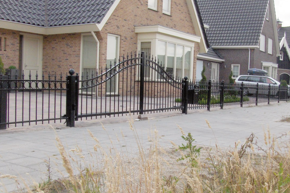 Hekwerk van ijzer in Zwart