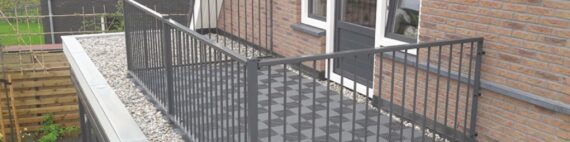 Stalen balustrade installeren
