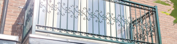 Stalen balustrade monteren