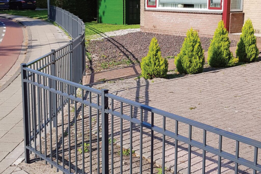 Laag tuinhek voortuin