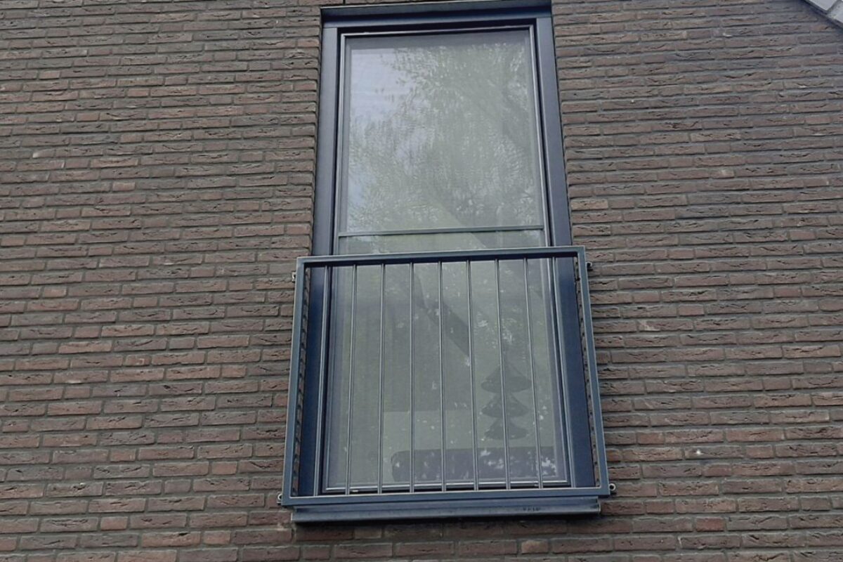 Frans balkonhek in Winschoten