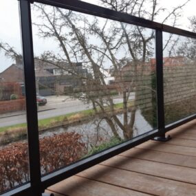 Glasbalustrade in Appelscha