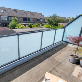 Glazen balustrade in Drachten