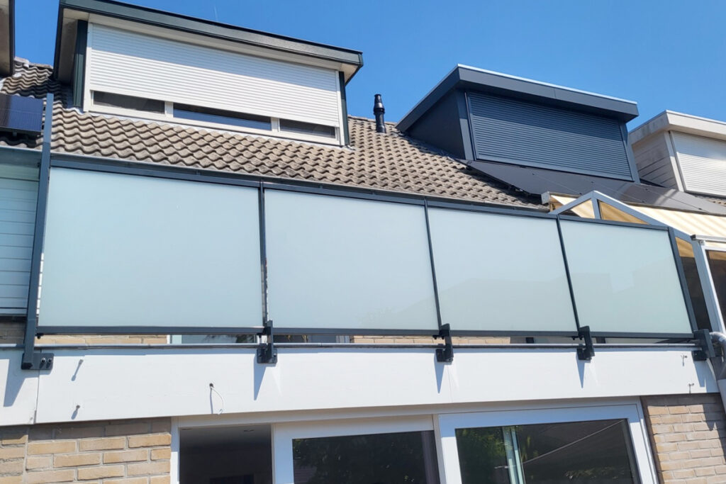 Glazen balustrade in Drachten
