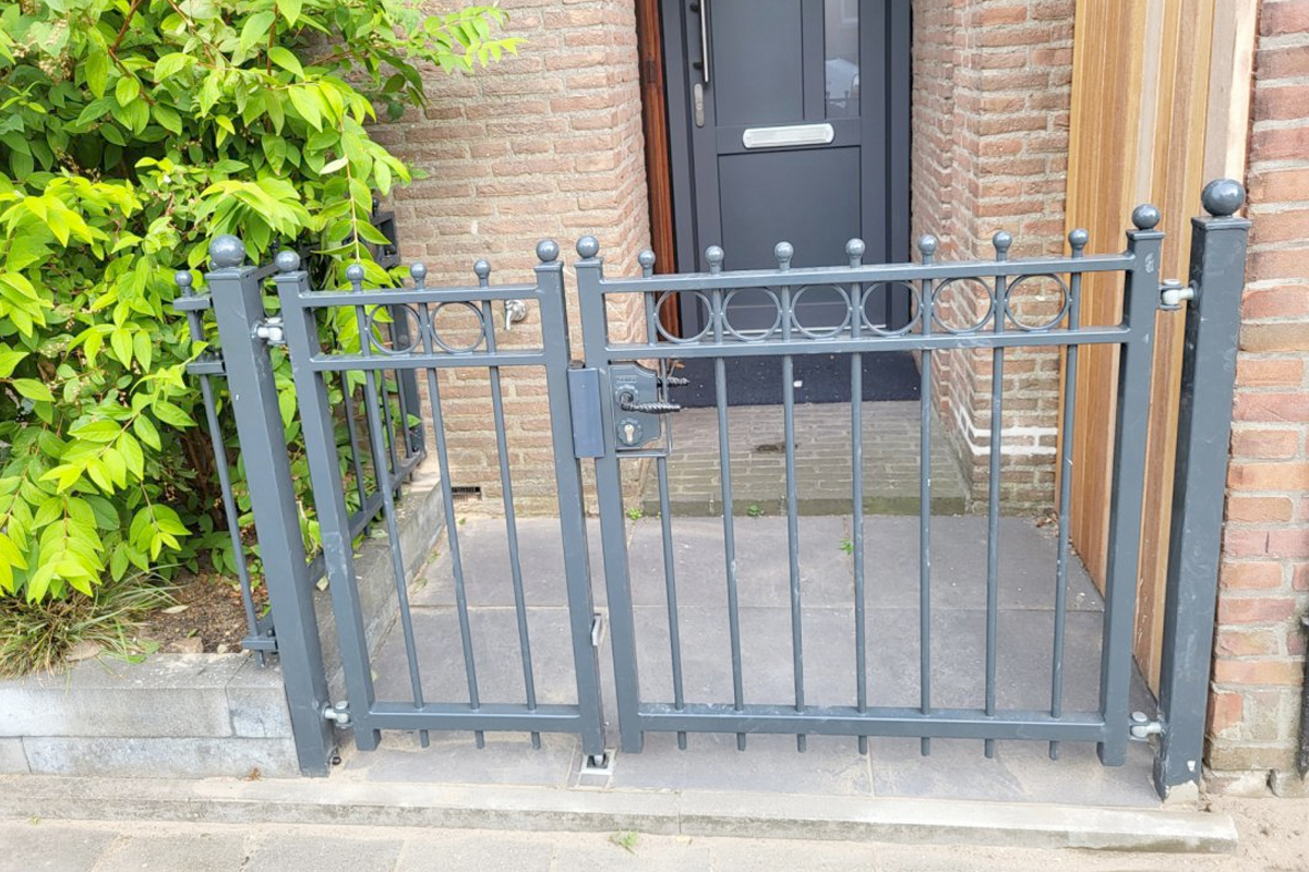 Poort laten plaatsen in Assen