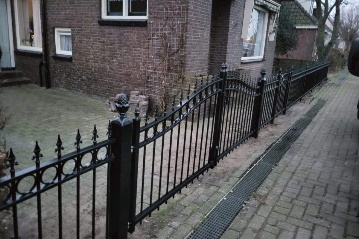 Poort laten plaatsen in Bolsward