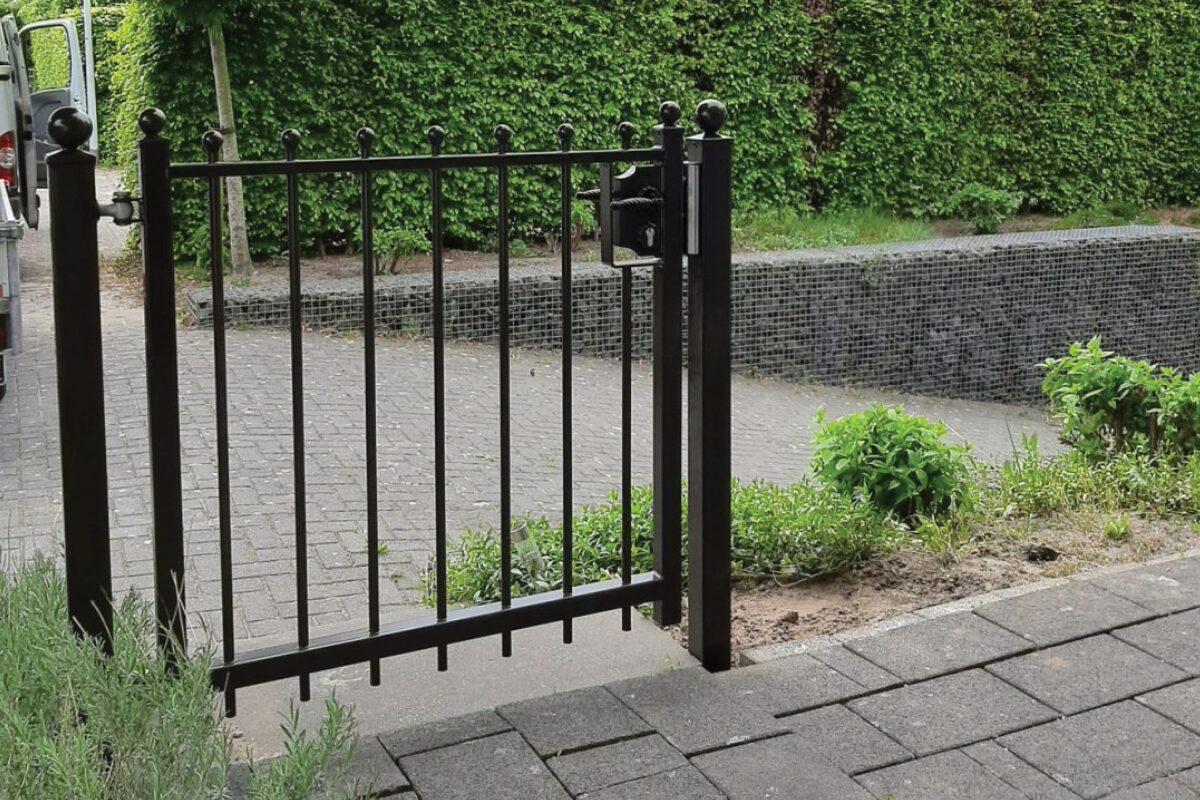 Poort laten plaatsen in Sneek