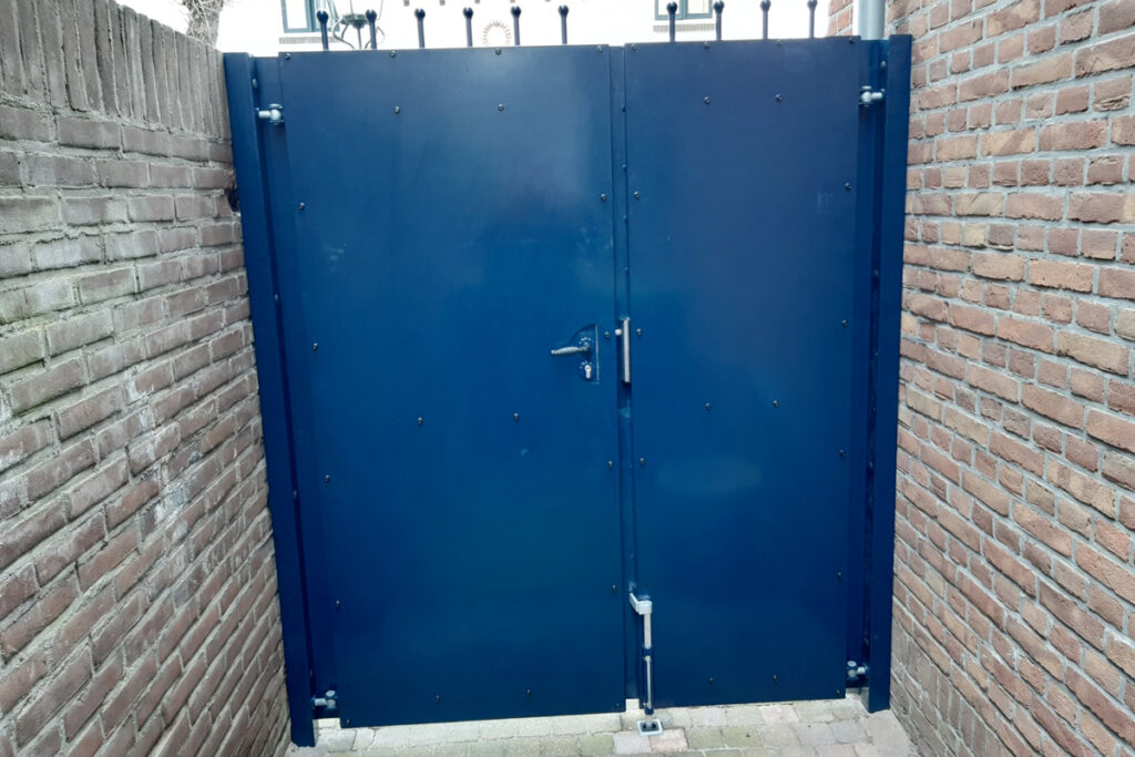 Poort laten plaatsen in Workum