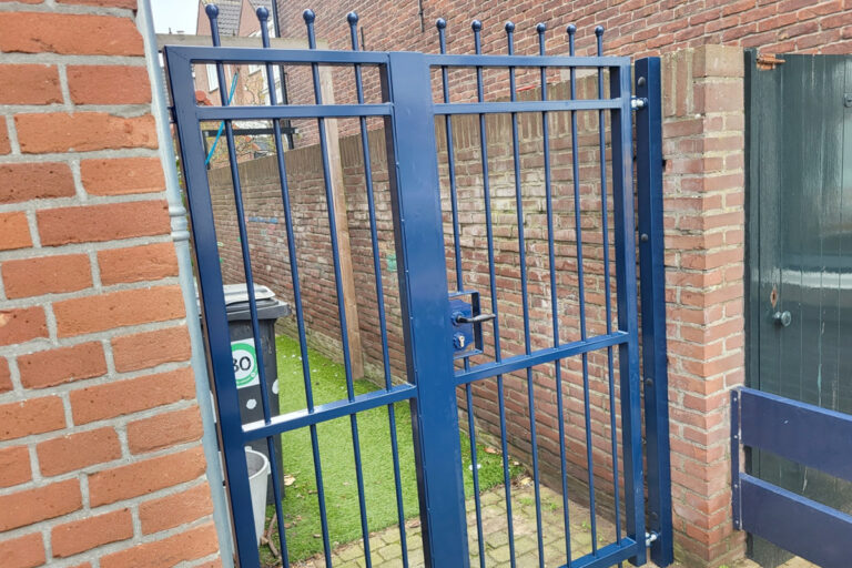 Poort laten plaatsen in Workum