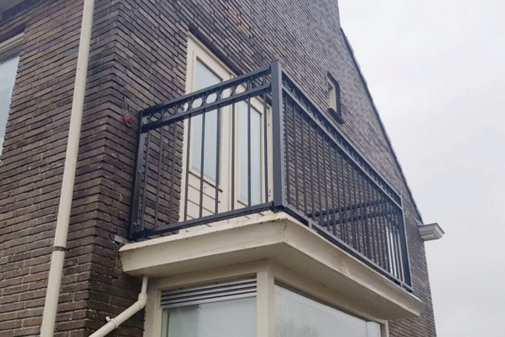 Stalen balustrade in Franeker