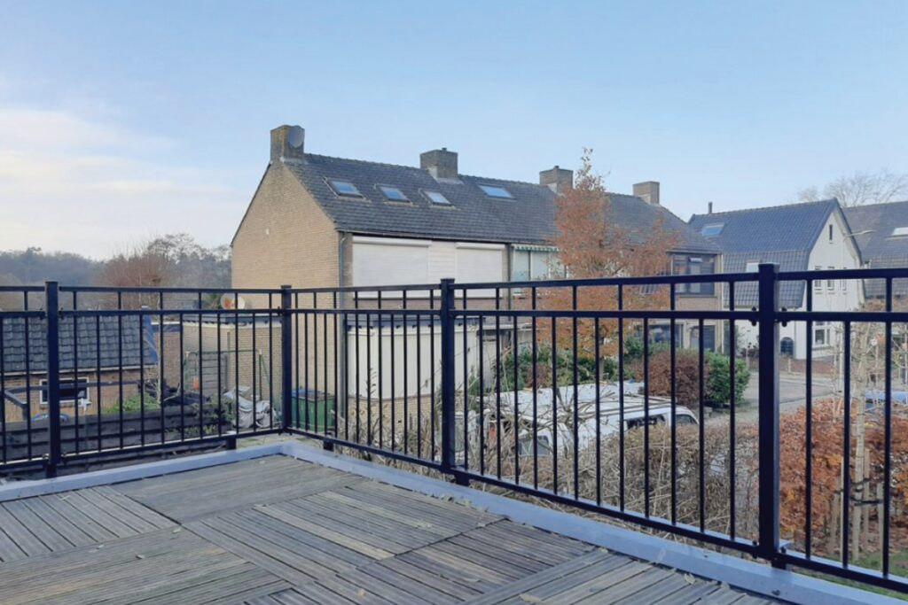 Stalen balustrade in Klazienaveen