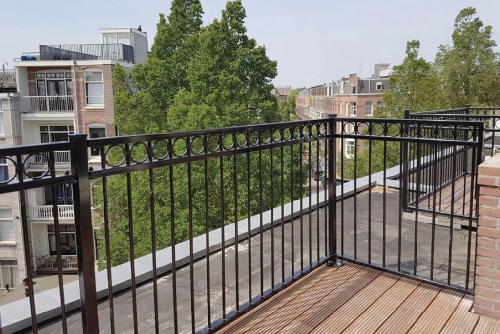 Stalen balustrade in Roden